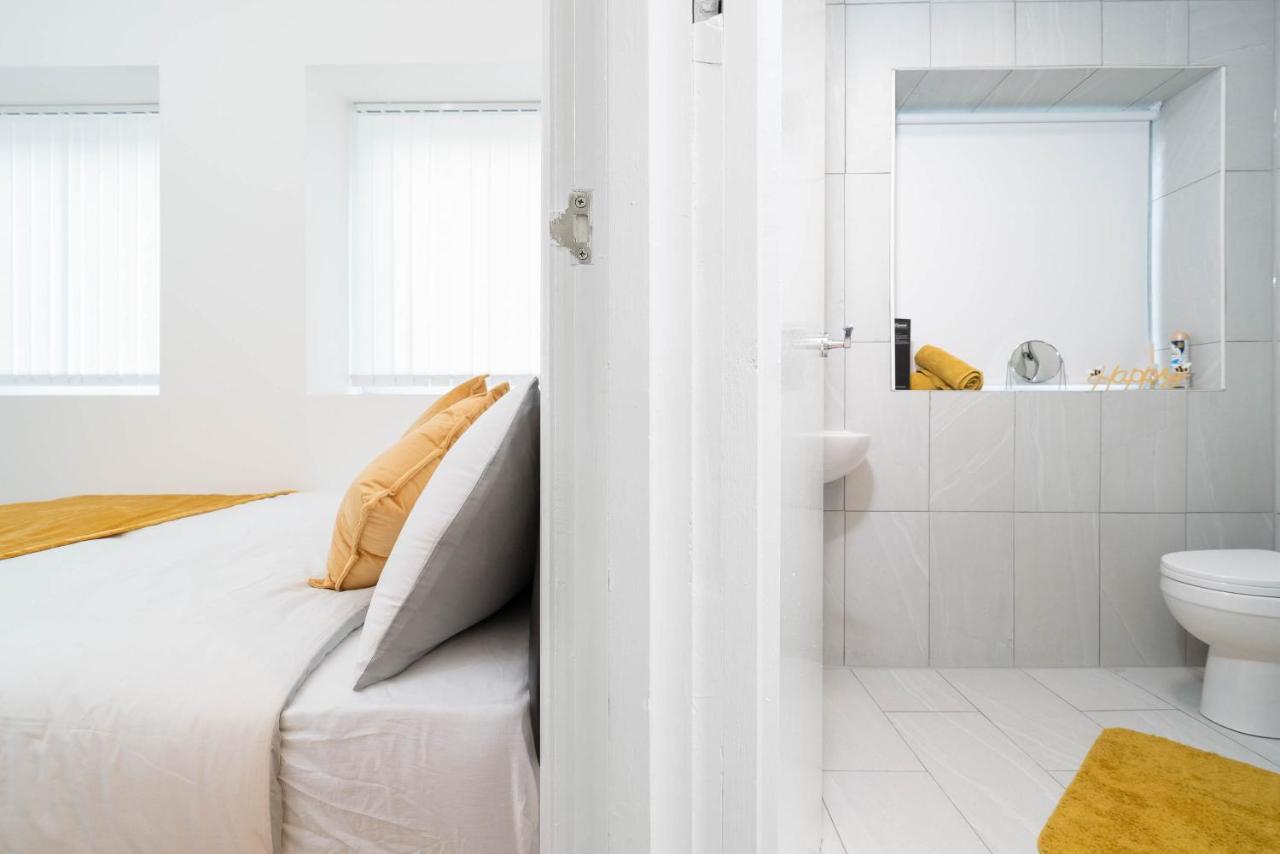 Two Bedroom Apartment-One Choice Stays- Jewellery Quarter برمنغهام المظهر الخارجي الصورة