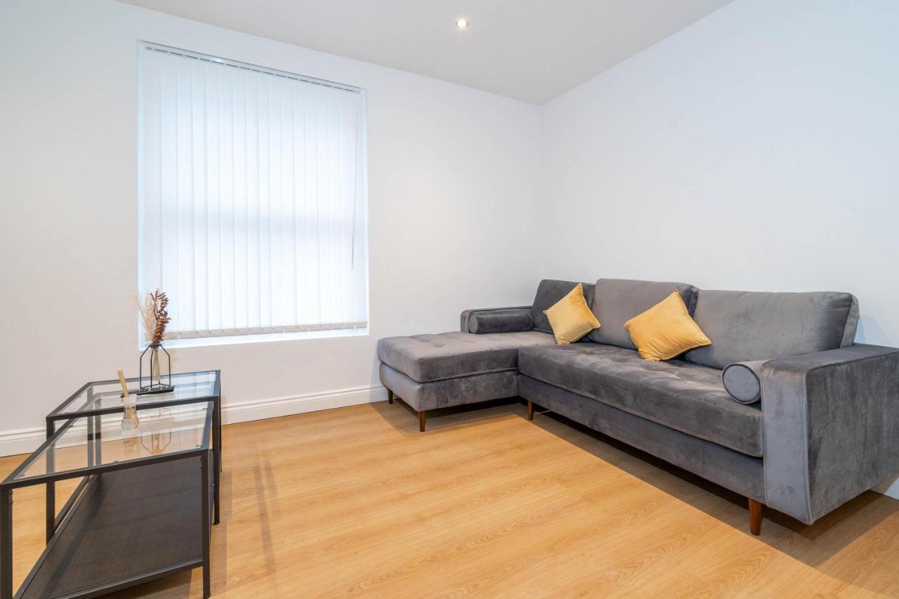 Two Bedroom Apartment-One Choice Stays- Jewellery Quarter برمنغهام المظهر الخارجي الصورة